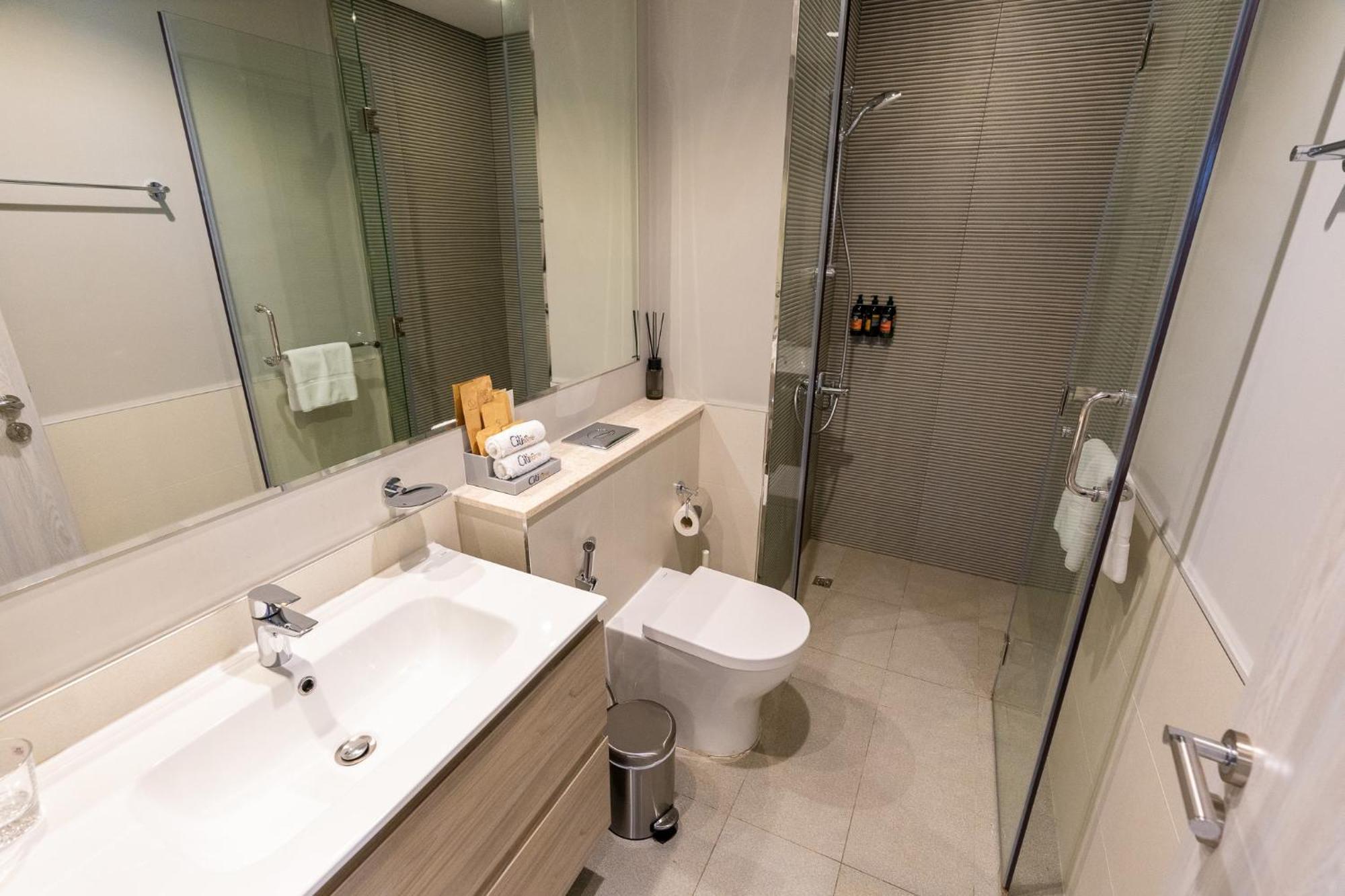Citihome - Newly Furnished In Business Bay Апартаменти
